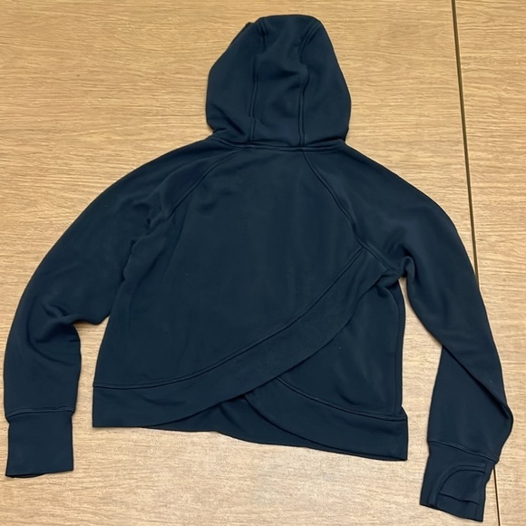 Athleta Girl Black hooded pullover size 8-10 - Picture 2 of 4